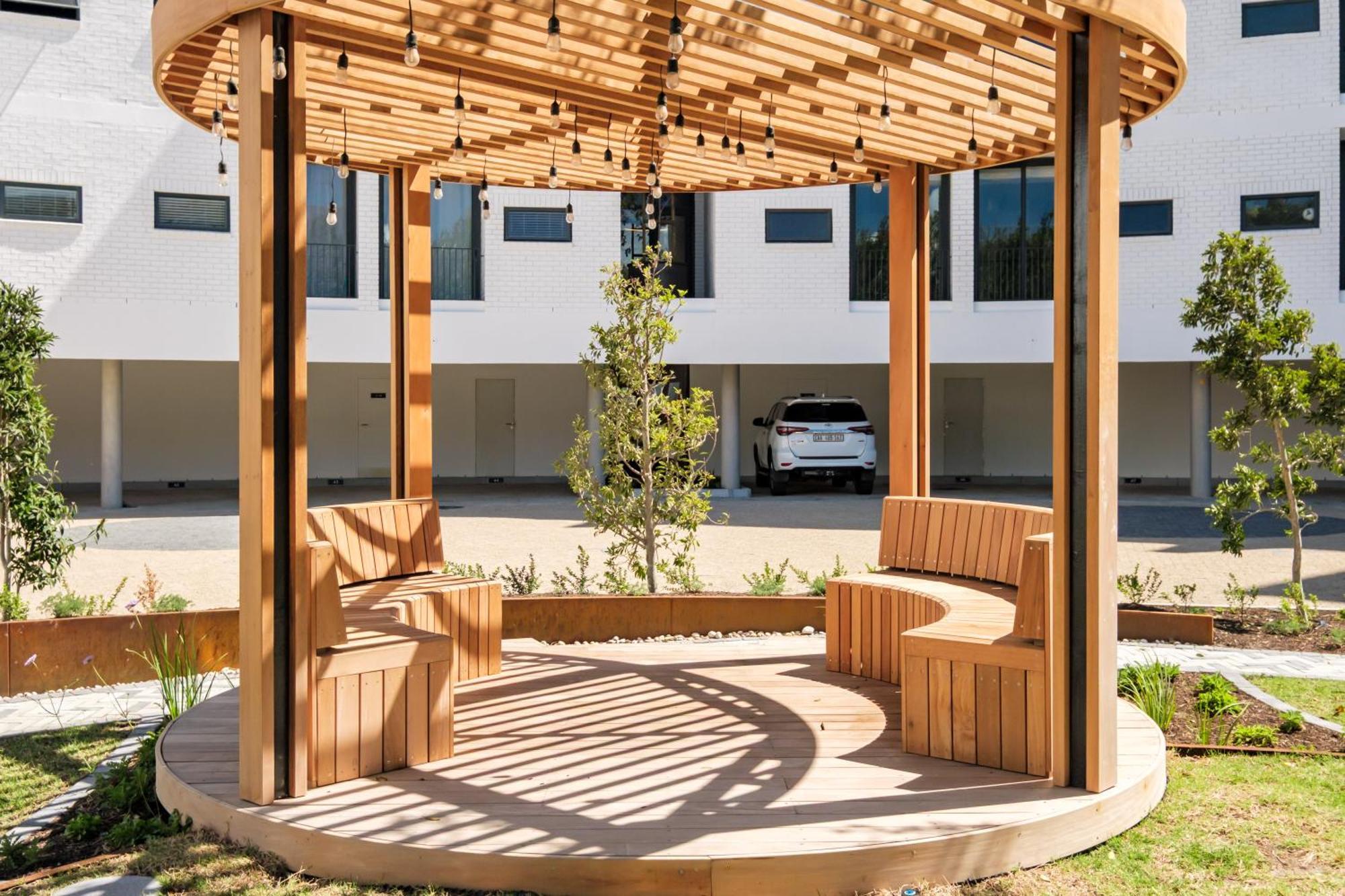 Belina - On Park Premier *